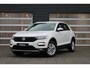 Volkswagen T-Roc 1.0 TSI 115pk Style Business | Trekhaak | Navigatie & Apple Carplay | Stoelverwarming