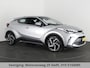 Toyota C-HR 2.0 HYBRIDE DYNAMIC BIJNA 2023 GARANTIE 11-2032 NAVI. HALF LEDER. 182 PK. PDC V+A.CAMERA. ADAPTIVE CRUISE