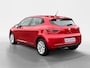Renault Clio 90PK TCe Zen | 1e eigenaar | Lichtmetalen Velgen | Navi | Parkeersensoren | Airco | Cruise Control | Full LED | Apple CarPlay/Android Auto | Licht Sensor |