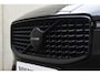 Volvo XC60 2.0 T6 Plug-in hybrid AWD Plus Black Edition Panoramadak | Adaptieve Cruise Control | Harman Kardon | Apple Carplay/Android Auto | Achterbank verwarmd