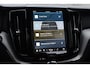 Volvo XC60 2.0 T6 Plug-in hybrid AWD Plus Black Edition Panoramadak | Adaptieve Cruise Control | Harman Kardon | Apple Carplay/Android Auto | Achterbank verwarmd