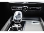 Volvo XC60 2.0 T6 Plug-in hybrid AWD Plus Black Edition Panoramadak | Adaptieve Cruise Control | Harman Kardon | Apple Carplay/Android Auto | Achterbank verwarmd