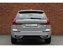 Volvo XC60 T6 Plug-in hybrid AWD Plus Dark | Panoramadak | Trekhaak | Verwarmbare voor- + achterstoelen + stuurwiel | 360 Graden Camera | Apple Carplay/Android Auto | Adaptieve Cruise Control | Elektrisch Verstelbare Stoelen | Keyless Entry |
