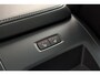 Volvo XC60 T6 Plug-in hybrid AWD Plus Dark | Panoramadak | Trekhaak | Verwarmbare voor- + achterstoelen + stuurwiel | 360 Graden Camera | Apple Carplay/Android Auto | Adaptieve Cruise Control | Elektrisch Verstelbare Stoelen | Keyless Entry |