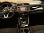 Nissan Leaf N-Connecta 40 kWh SOH 92,2%!! - ORIGINEEL NEDERLANDSE AUTO - PARKEERSENSOREN VOOR EN ACHTER - HOMMEL ONDERHOUDEN - DODEHOEKDETECTIE - STUUR EN STOEL VERWARMING - KEYLESS ENRTY & START - 360 GRADEN CAMERA