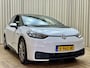 Volkswagen ID.3 Life 58 kWh *204 PK* Stoel/Stuurverwarming / Apple Carplay / Adaptive Cruise / LED / PDC / Ambiance Lighting / Org.NL!