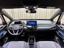 Volkswagen ID.3 Life 58 kWh *204 PK* Stoel/Stuurverwarming / Apple Carplay / Adaptive Cruise / LED / PDC / Ambiance Lighting / Org.NL!