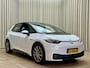 Volkswagen ID.3 Life 58 kWh *204 PK* Stoel/Stuurverwarming / Apple Carplay / Adaptive Cruise / LED / PDC / Ambiance Lighting / Org.NL!
