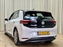 Volkswagen ID.3 Life 58 kWh *204 PK* Stoel/Stuurverwarming / Apple Carplay / Adaptive Cruise / LED / PDC / Ambiance Lighting / Org.NL!
