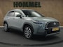 Toyota Corolla Cross 2.0 High Power Hybrid First Edition - ORIGINEEL NEDERLANDSE AUTO - AFKOMSTIG VAN 1E EIGENAAR - 18 INCH LICHT METALEN VELGEN - DRAADLOZE TELEFOONLADER - ELEKTRISCHE ACHTERKLEP - THUISKOMER - VOORSTOELEN VERWARMD - PARKEERSENSOREN VOOR/ ACHTER - DEELS LEDEREN BEKLEDING - BOEKJES EN ONDERHOUDSHISTORIE AANWEZIG