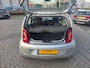 Volkswagen Up! 1.0 high up! BlueMotion | Met airco, navigatie, bluetooth telefoonverbinding en lichtmetalen velgen!