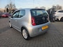 Volkswagen Up! 1.0 high up! BlueMotion | Met airco, navigatie, bluetooth telefoonverbinding en lichtmetalen velgen!