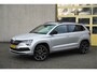 Skoda Karoq 1.5 TSI 150PK! Automaat Sportline Business BJ2020 Lmv 19" | Led | Pdc | Navi | Keyless entry | Elek. trekhaak/achterklep | Verwarmd voorruit | App-Connect | Virtual cockpit | Dashboard verlichting | Sportstoelen | Verwarmde voorstoelen/stuurwiel