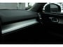 Volvo XC40 1.5 T3 Momentum | Lichtmetalen Velgen 18" | Rijstrooksensor Met Correctie | Uitwijk Assistent | Apple Carplay | Electronic Climate Controle | Voorstoelen Verwarmend | DAB Ontvanger | Sensus Connect Met High Performance Audio | Achteruitrijcamera | Achterbank Elektrisch Neerklapbaar |