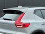 Volvo XC40 2.0 B4 Plus Dark | Trekhaak | Elektrische stoelen | Stoel en stuurwielverwarming | Adaptieve Cruise control | Camera | BLIS | LED | 18'' Velgen |
