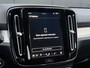 Volvo XC40 2.0 B4 Plus Dark | Trekhaak | Elektrische stoelen | Stoel en stuurwielverwarming | Adaptieve Cruise control | Camera | BLIS | LED | 18'' Velgen |