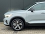 Volvo XC40 2.0 B4 Plus Dark | Trekhaak | Elektrische stoelen | Stoel en stuurwielverwarming | Adaptieve Cruise control | Camera | BLIS | LED | 18'' Velgen |