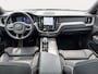 Volvo XC60 T6 Plug-in hybrid AWD Plus Black Edition | Luchtvering | Pano | Trekhaak | Extra getint glas | Blis | Achterbankverwarming |