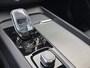 Volvo XC60 T6 Plug-in hybrid AWD Plus Black Edition Luchtvering | Trekhaak | Extra getint glas | Harman Kardon audio | Achterbankverwarming | Achteruitrijcamera | Apple Carplay/Android Auto|telefoonintegratie premium | Cruise control adaptief met Stop&Go en stuurhulp