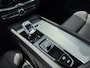 Volvo XC60 T6 Plug-in hybrid AWD Plus Black Edition | Luchtvering | Pano | Trekhaak | Extra getint glas | Blis | Achterbankverwarming |