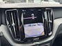 Volvo XC60 T6 Plug-in hybrid AWD Plus Black Edition | Luchtvering | Pano | Trekhaak | Extra getint glas | Blis | Achterbankverwarming |