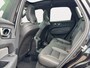 Volvo XC60 T6 Plug-in hybrid AWD Plus Black Edition | Luchtvering | Pano | Trekhaak | Extra getint glas | Blis | Achterbankverwarming |
