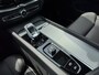 Volvo XC60 T6 Plug-in hybrid AWD Plus Black Edition | Luchtvering | Pano | Trekhaak | Extra getint glas | Blis | Achterbankverwarming |