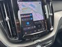 Volvo XC60 T6 Plug-in hybrid AWD Plus Black Edition | Luchtvering | Pano | Trekhaak | Extra getint glas | Blis | Achterbankverwarming |
