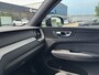 Volvo XC60 T6 Plug-in hybrid AWD Plus Black Edition | Luchtvering | Pano | Trekhaak | Extra getint glas | Blis | Achterbankverwarming |