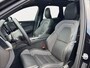 Volvo XC60 T6 Plug-in hybrid AWD Plus Black Edition | Luchtvering | Pano | Trekhaak | Extra getint glas | Blis | Achterbankverwarming |