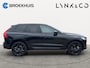 Volvo XC60 T6 Plug-in hybrid AWD Plus Black Edition | Luchtvering | Pano | Trekhaak | Extra getint glas | Blis | Achterbankverwarming |