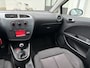 SEAT Leon 1.6i Active Style 102 PK. Zeer goed rijdende inruilauto met nieuwe APK !!!