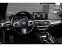 BMW 5-Serie Touring 530e M-Sport | Stuur en Stoelverwarming | HUD | Elektrische stoelen | Sfeerverlichting