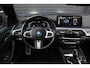 BMW 5-Serie Touring 530e M-Sport | Stuur en Stoelverwarming | HUD | Elektrische stoelen | Sfeerverlichting
