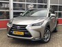 Lexus NX 300h AWD Luxury Line | Trekhaak, Navigatie, Leer, Stoelverwarming, Parkeersensoren, 18 inch, 1.500KG Trekgewicht, Zeer compleet!