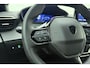 Peugeot e-2008 EV Allure Avantage 54 kWh 100% Elektrisch | Navigatie | Adaptive Cruise control | Camera voor en achter | Climate control | Keyless | Lichtmetalen velgen | Extra getint glas