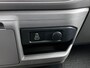 Volkswagen Transporter L1H1 64 kWh 136PK | Automaat | Trekhaak | Parkeersensoren Voor + Achter | Achteruitrijcamera | Adaptive Cruise Control | Multifunctioneel Stuurwiel | Airco | Apple/Android Carplay | Elektrisch Verstelbare Spiegels |