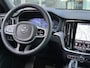 Volvo V60 2.0 T6 Plug-in hybrid AWD Plus Dark Harman-Kardon premium sound, Elektr Verstelbare stoelen, Verwarmde stoelen+stuur, Trekhaak semi elektrisch