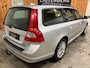 Volvo V70 2.5T Momentum / STOELVERW. / DEALER ONDR / NWE APK