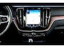 Volvo XC60 2.0 T8 AWD 299kW/407pk Aut8 Twin Engine Inscription PANORAMADAK + HEAD-UP DISPLAY + STOELVERWARMING V&A + STUURVERWARMING + ADAPT.CRUISE + PILOT ASSIST + STANDKACHEL + ON-CALL + SUBWOOFER + LEER + CAMERA + PARKASSISTENT + 20" LM-VELGEN/18" LM-VELGEN WINTE