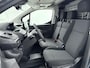 Peugeot e-Partner 136 L2 50 kWh | 0% rente | Long | 3 Zitplaatsen | Laadruimte betimmering | Long | Navigatie | Camera