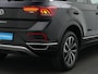 Volkswagen T-Roc 1.5 TSI 150 pk DSG Style | Achteruitrijcamera | Adaptive Cruise | Navigatie | Alcantara | Side Assist