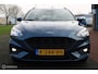 Ford Focus Wagon 1.0 EcoBoost Hybrid ST Line X Business, Camera, Electrische achterklep, Voor + achter Pdc, App connect, Digitaal dashboard, Clima, Navi, Donker glas, Carbon interieur, Rode remklauwen, Zwarte dakrails, 17 Inch Lmv.