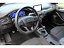 Ford Focus Wagon 1.0 EcoBoost Hybrid ST Line X Business, Camera, Electrische achterklep, Voor + achter Pdc, App connect, Digitaal dashboard, Clima, Navi, Donker glas, Carbon interieur, Rode remklauwen, Zwarte dakrails, 17 Inch Lmv.