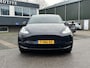 Tesla Model Y Long Range AWD 75 kWh VAN: €40.900,- VOOR: €38.770,- UW EINDEJAARSVOORDEEL: €2.130,- | AFN. TREKHAAK| RIJKLAARPRIJS INCL. TESLA GARANTIE t/m 08-2027/80.000km accu en aandrijflijn t/m 08-2031/192.000km| 20 INCH!| AUTOPILOT|