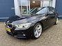 BMW 3-Serie Touring 318i Executive M-sportpakket | Achterbank in delen neerklapbaar | Armsteun voor | Bluetooth telefoonvoorbereiding