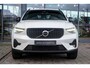 Volvo XC40 2.0 B4 Plus Dark | 2.000 kg trekgewicht!|  Adaptieve Cruise Control | Pilot Assist | Trekhaak elektrisch | Stoel & Stuurverwarming | Elektrische Stoelen + Geheugen | Parkeercamera | Elektrische achterklep | Google | Keyless Entry