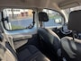 Renault Kangoo Family 1.6-16V Expression 2012 airco, elec pakket, nwe apk t/m 11-12-2026 162.338 km , trekhaak , ( schamp schade)