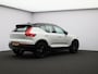Volvo XC40 B4 197PK Plus Black Edition / Nubuck Bekleding / 20" / Contrasterend Dak / Harman Kardon / Elekt. Verstelb. Stoelen / Verwarmbaar Stuurwiel + Voorstoelen / BLIS /Adaptive Cruise /
