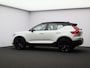 Volvo XC40 B4 197PK Plus Black Edition / Nubuck Bekleding / 20" / Contrasterend Dak / Harman Kardon / Elekt. Verstelb. Stoelen / Verwarmbaar Stuurwiel + Voorstoelen / BLIS /Adaptive Cruise /
